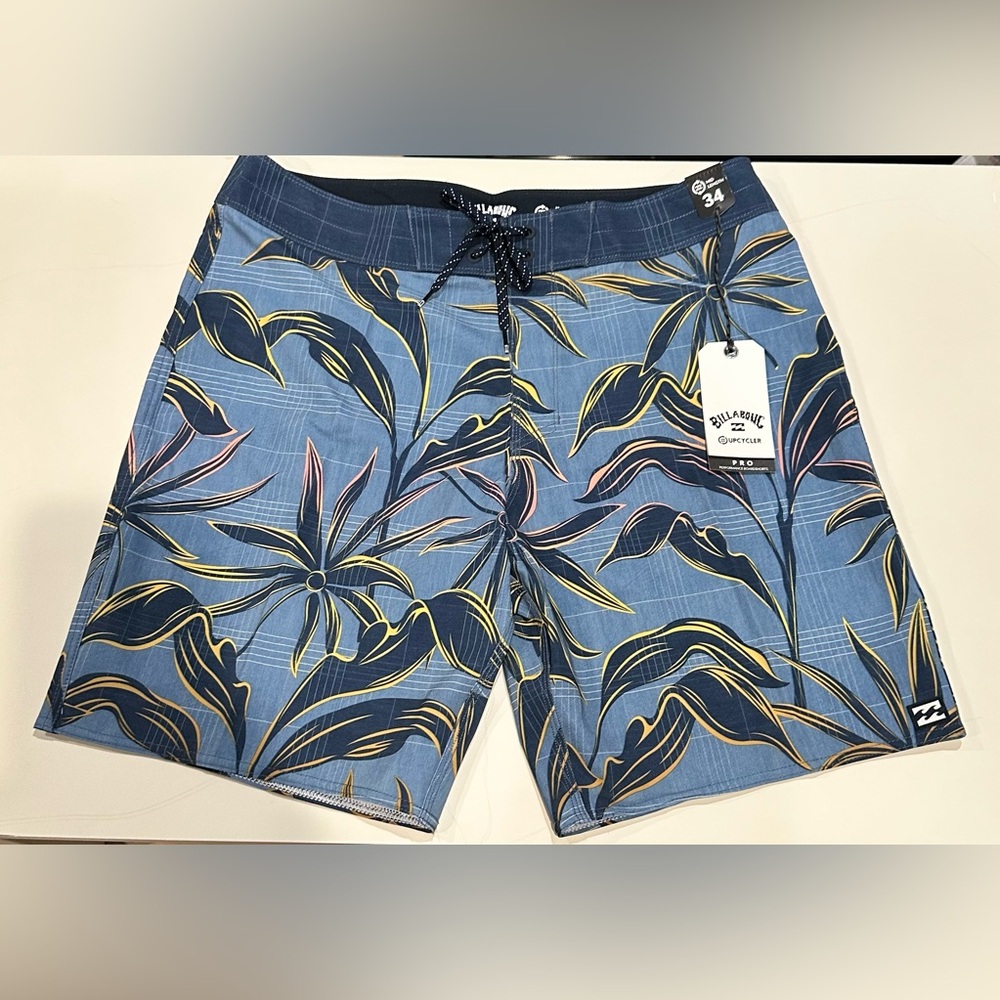 Billabong Men's Blue Floral Swim Shorts Mid Length size 34 NWT